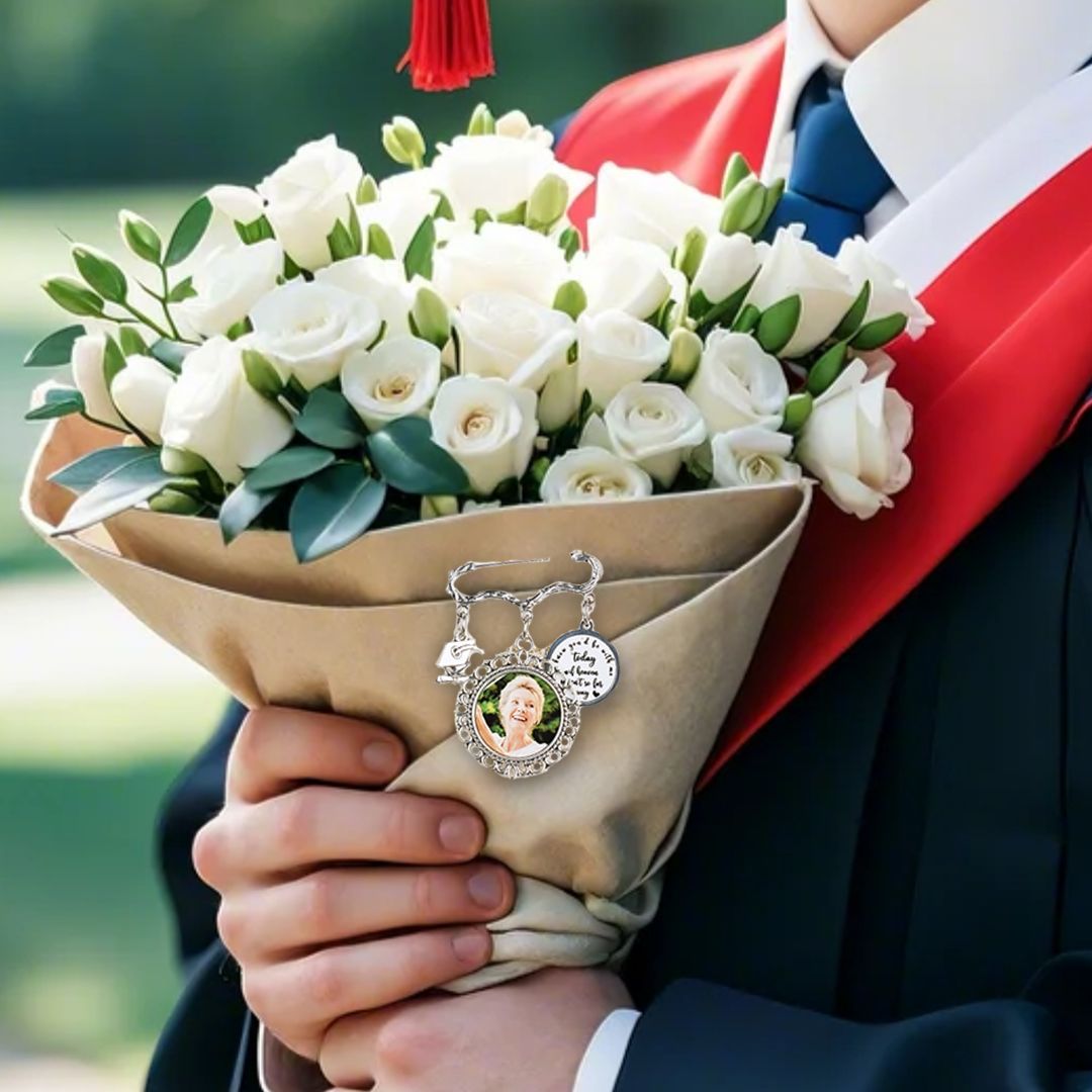 Personalized Graduation Cap Memorial Tassel Brooch Pin Grad Ceremony Sympathy Gift for Class of 2024